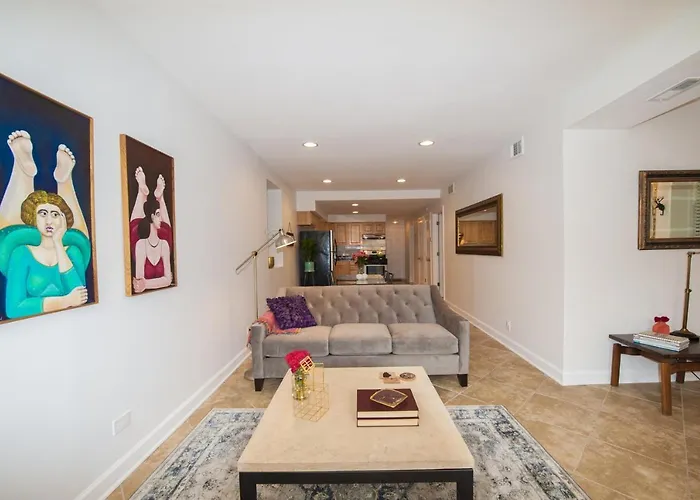 Bucktown Condo Just Two Blocks From The 'L' Apts Apartment Chicago