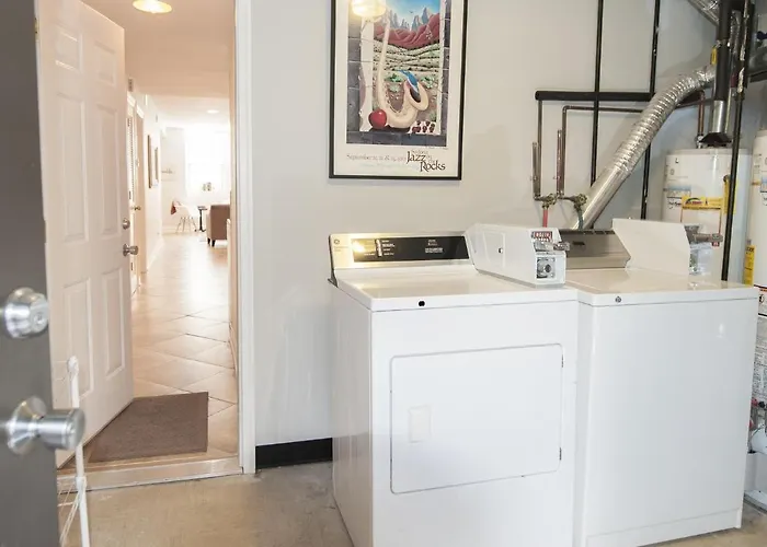 Bucktown Condo Just Two Blocks From The 'L' Apts * Chicago